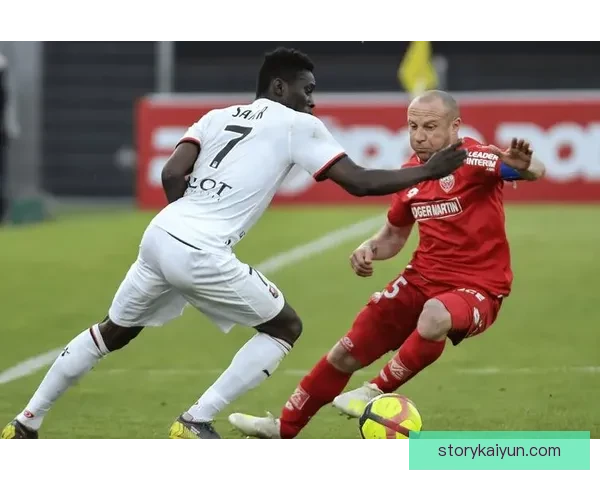 兰斯攻防平衡状态持续，表现稳健引发关注